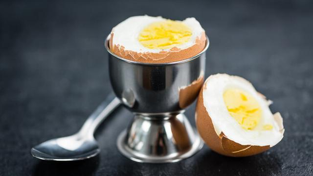 锡纸是什么垃圾，蛋挞锡纸是什么垃圾（微波炉辐射大，加热食物会致癌）