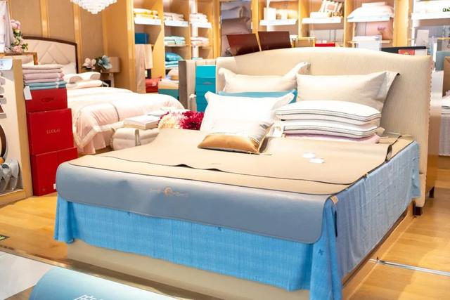 暇步士女鞋价格表，暇步士女鞋价格表和图片（贵友给你夏日不宅家的理由）