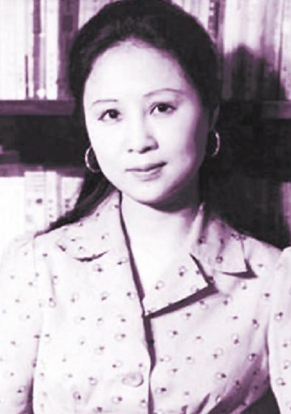 琼瑶的3段感情：与平鑫涛“忍爱”18年，劝原配：你也可以来我家