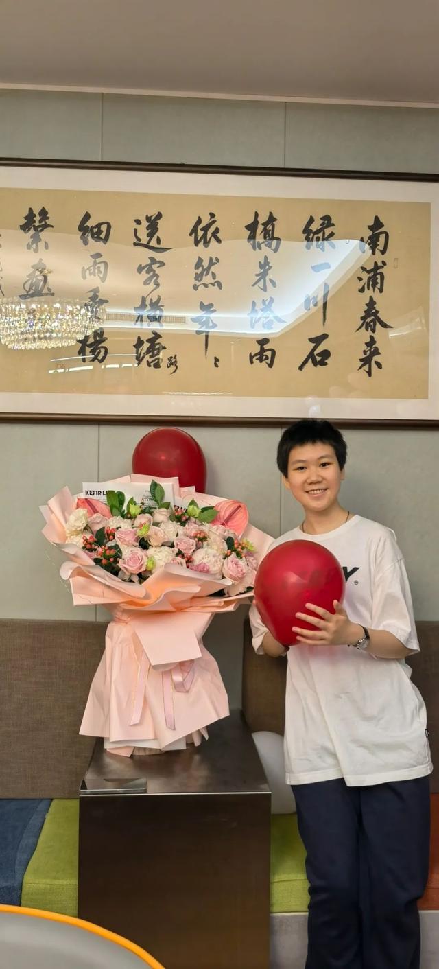 十八岁祝福语简短8个字，18岁生日祝福语八个字（自有坦途——在女儿梁杉同学18岁生日晚宴上的致辞）