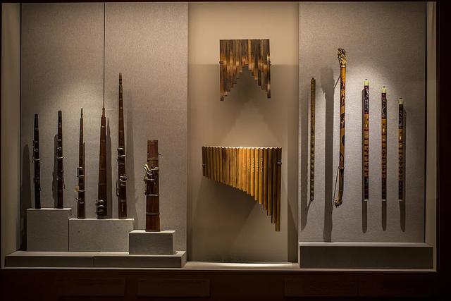 笛子和箫哪个好听，笛子和箫哪个更好听（传统乐器：洞箫）