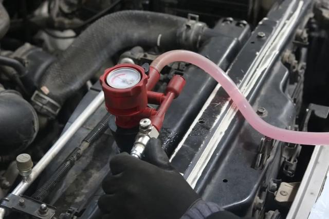 油压减震器，减震器原理图（搞来一辆“破烂不堪”的04年LC100）