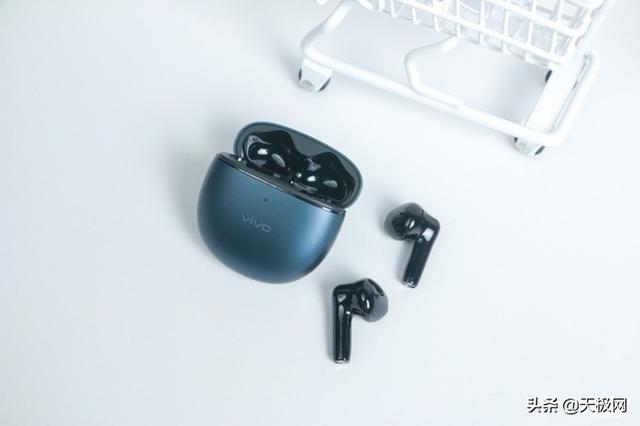 vivo蓝牙耳机怎么连接手机，蓝牙耳机怎么连接vivo手机（Air体验：翻转之间）
