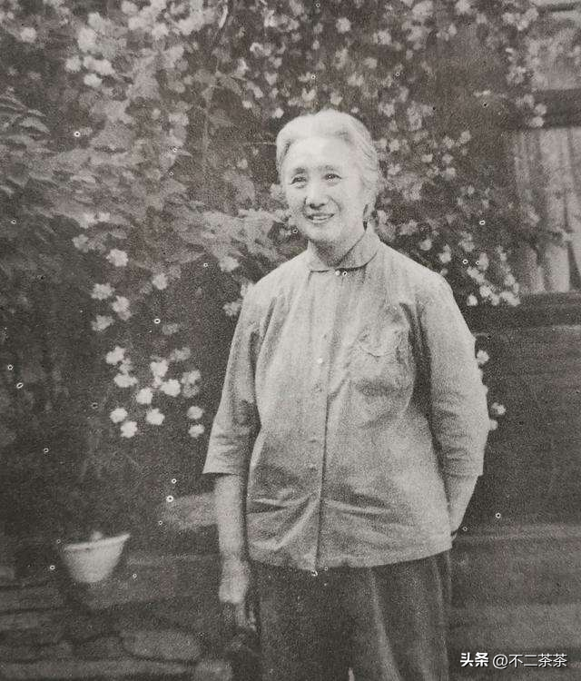 董竹君第二任丈夫，董竹君为何不再婚（董竹君和她近一个世纪的传奇人生）