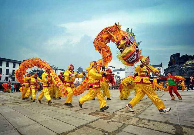 龙抬头象征着什么，龙抬头象征着什么意思（龙抬头”真正的寓意和讲究）