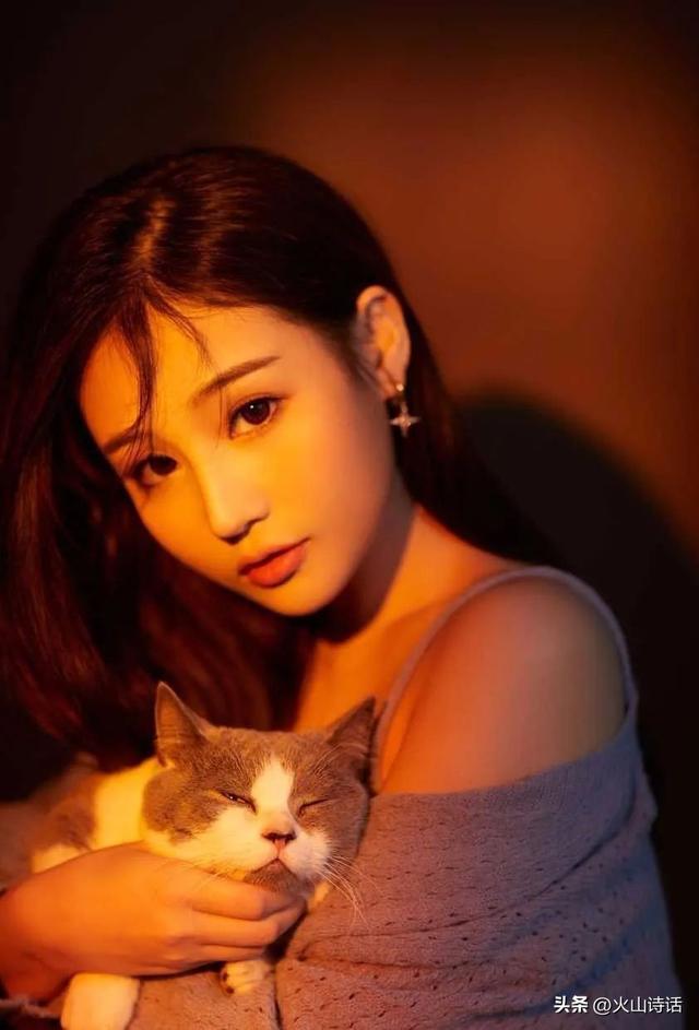 学院风裙子这么搭配秒变校园女神，学院风格裙子（还记得你的初恋吗）