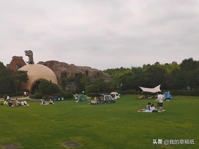 十一假期出游可畅玩银杏湖乐园，湖光山色风景迷人