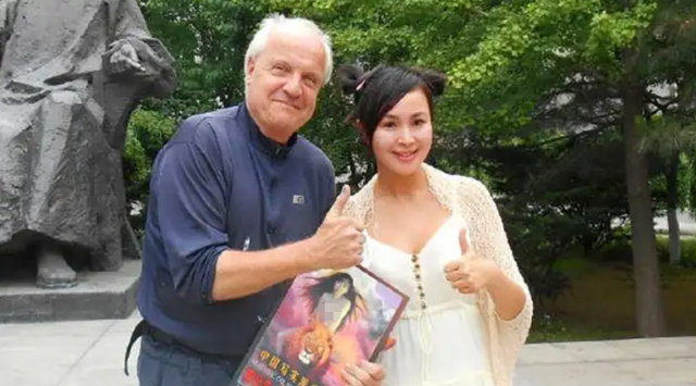 李壮平：拿女儿当人体模特，创作6年一鸣惊人，有人出价1亿也不卖
