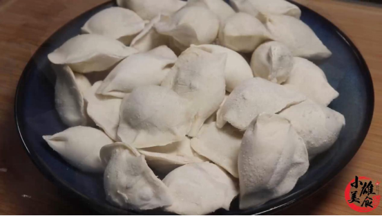 冷冻的饺子怎么煮，冷冻饺子怎么煮（冷水下锅还是开水下锅）