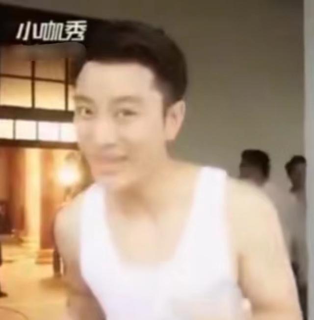 贾乃亮个人资料简介，贾乃亮个人资料简介及家世（再看贾乃亮和李小璐的婚姻）