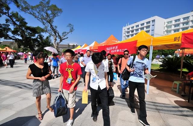 浙江省内大学排名2022最新排名，浙江省大学排名2022最新排名（浙江省高校经费排名出炉）