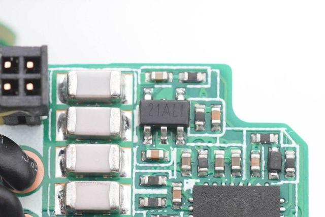 如何检测移动电源的容量，怎么测量移动电源电池容量（兼具小体积与10000mAh大容量）