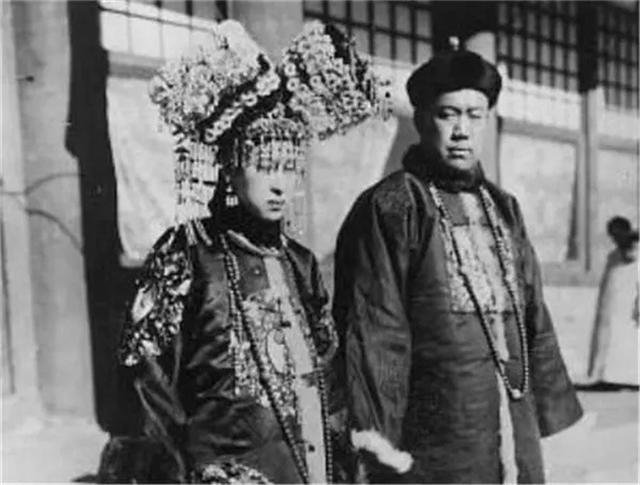 歌手格格老公是谁，那英个人资料简介及家世（大清灭亡后，格格们都嫁给了谁）