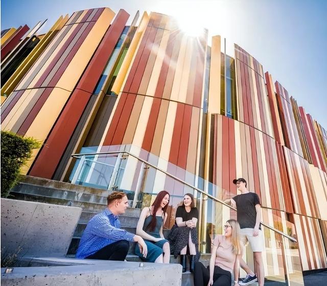 澳大利亚麦考瑞大学介绍，澳大利亚最富进取精神的大学之一麦考瑞大学