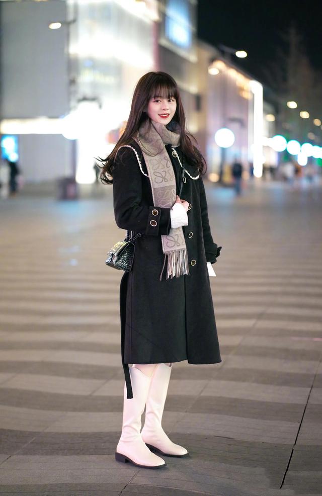 外贸围巾怎么搭配，Fendi、LV、Loewe爆款围巾穿搭示范