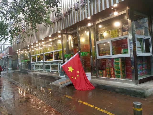 升国旗仪式正确姿势，国旗悬挂的正确方式，你知道吗
