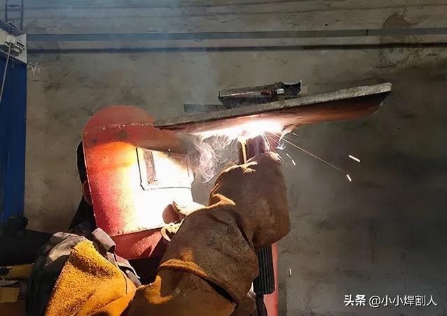 :电焊焊接技巧，电焊焊接技巧试题（电焊立焊和仰焊有何技巧）