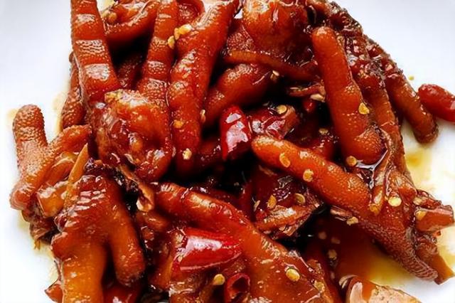 红烧培根金针菇的做法，烧烤培根金针菇的做法（每次做家人都说很好吃）