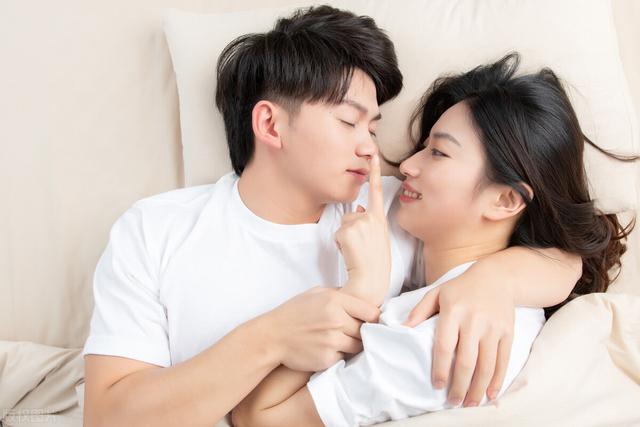 怎样让男人越来越想你，怎么样才能让男人想你（想让女生主动“倒追你”）