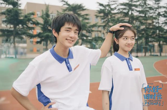 张新成喜欢李兰迪吗私下关系揭秘，网曝青春剧CP相恋6年