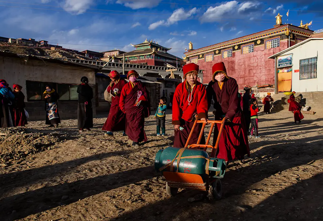 全国最适合女性出家的寺院，女的想出家修行去哪里（2万女尼姑点青灯伴古佛）