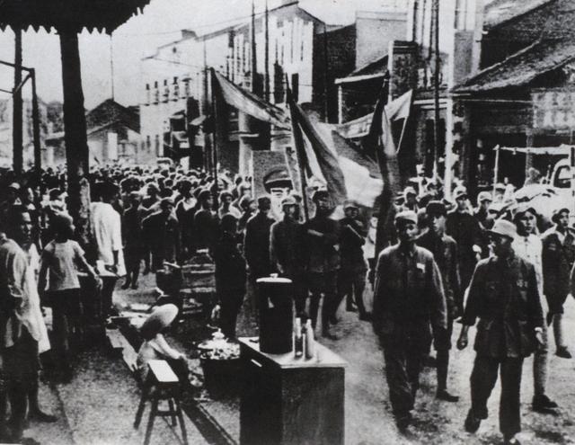 100人民币折双心详细步骤，人民币折双心图解（杨开慧的母亲泪流满面）