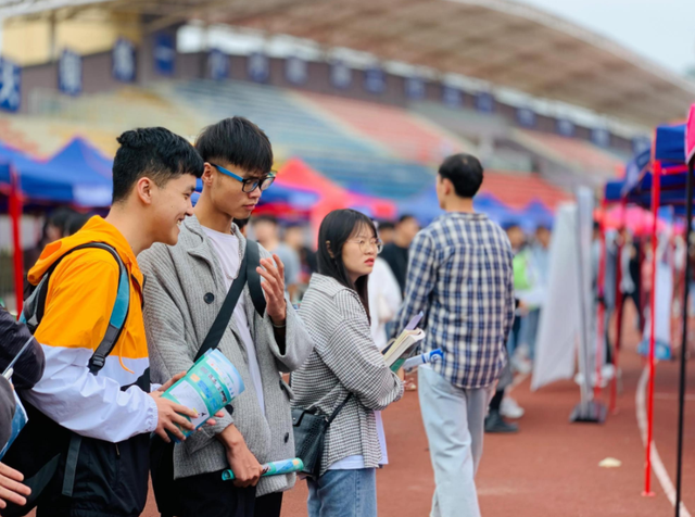 校招进国企算什么身份，校招进国企是正式工吗有编制吗（也就意味着和很多工作无缘了）
