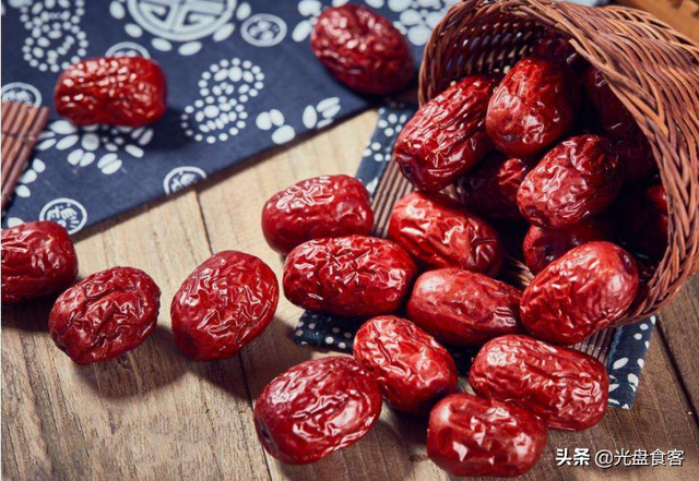 适合女孩子的零食，为什么不能早恋的原因（女生喜爱的4款“宝藏”零食）