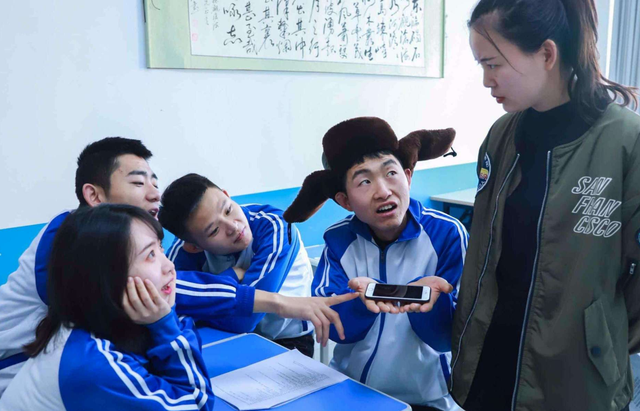 初中上私立有什么好处，亲姐俩分别读公立初中和读私立学校