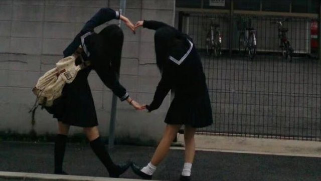 致逝去的青春的句子，表达逝去的青春的句子（藏着我们逝去的青春）