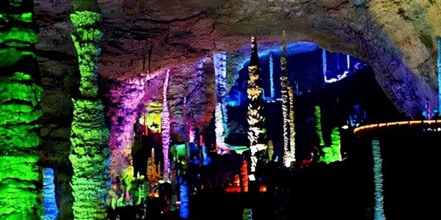 游黄龙洞作文400字，游黄龙洞作文400字作文四年级过渡句（张家界纪行之三：黄龙洞游龙宫）