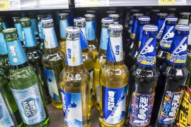 雪花啤酒多少钱一瓶,雪花啤酒500ml多少钱一瓶(啤酒为何越卖越贵)