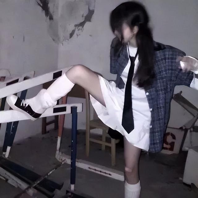 超拽头像微信，超拽头像（霸气超拽有范女生图）