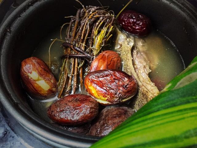 广东煲汤常用药材，广东靓汤煲汤配方清热解毒（没想到还有这3种养生效果）