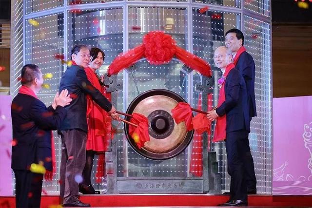 浙江宁波“鄞州首富”：23岁进国企，一手创办百亿A股，身价160亿