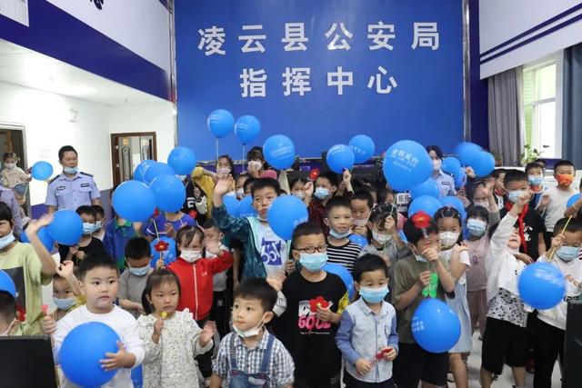 警用对讲机的简介和特点详情介绍，公安警用对讲机品牌（警宝收获特殊节日礼物）