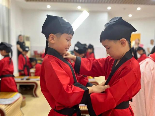 开笔礼祝愿孩子的话，开笔礼家长寄语（诺亚舟森林幼儿园大班开笔礼）