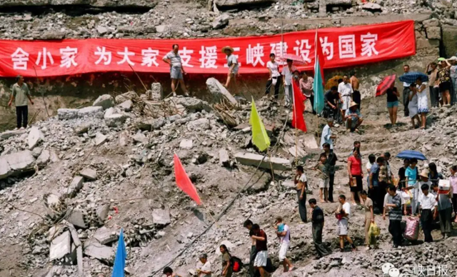 三峡水电站的总装机容量是多少万千瓦，三峡水电站总装机容量和年发电量（三峡水库最大蓄水393亿立方米）