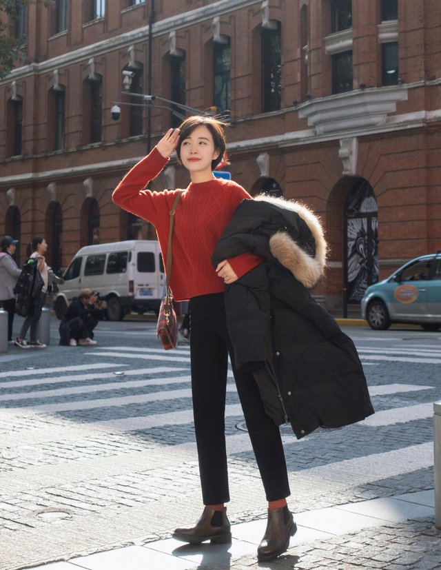 女生冬季服装搭配，冬天女生服装搭配（普通女孩秋冬衣服别买太多）