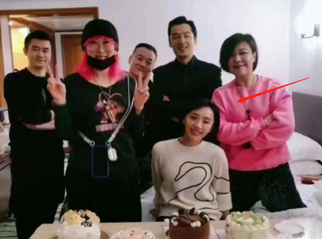 江疏影结婚了吗，江疏影感情经历回顾（胡歌历任绯闻女友近况）