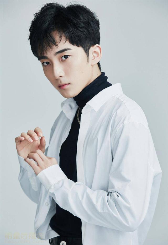 李庚希在哪上大学，李庚希哪个大学毕业的（低情商边程北电第一,李庚希落榜没读大学,艺考后鲜肉小花命运如何）