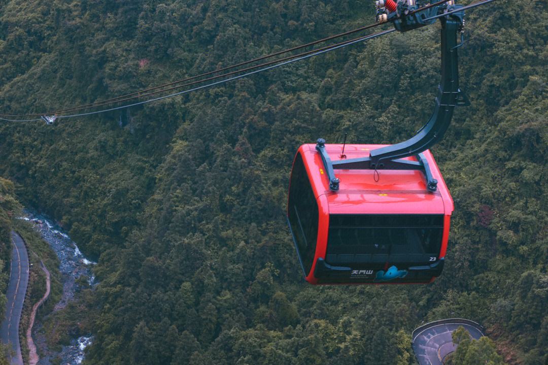 天门山旅游攻略安排，最全张家界天门山游玩攻略（分享去张家界天门山的旅行攻略）