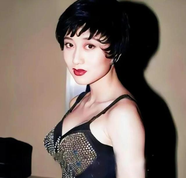 魅力超凡的短发女星有哪些，超级短发女明星（港圈“一眼万年”的短发美女）