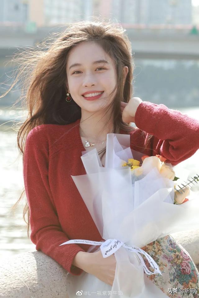 个性妩媚头像女，一点小性感 一点小妩媚微信（随便一张都是会被美少女们拿来做头像的程度）