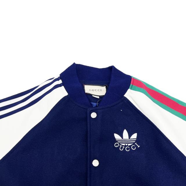 阿迪达斯三叶草男装外套，22FW三叶草织带棒球服外套拥有较高的色牢度