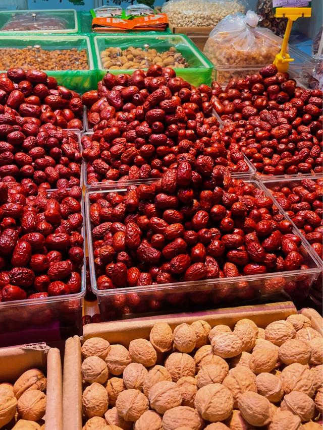 银耳多少钱一斤，黄金银耳的种植前景（盘溪批发市场给的）