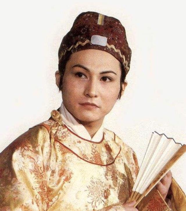 王熙凤人物形象分析，王熙凤人物形象分析100字（让王熙凤从间接害人变成直接害人的关键人物是贾母）