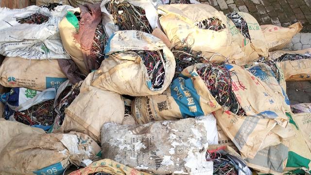 适合投资的小本生意，小本投资什么生意（1年能挣10多万）