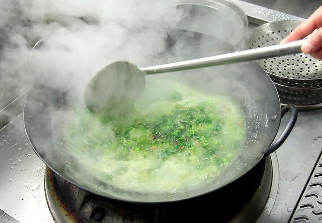 30克用勺子量图片，50克有多少参照物（老话说“伏天不吃苦）