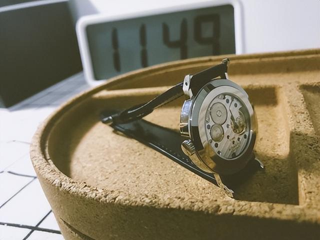 nomos手表，nomos手表什么人喜欢戴（nomos手表哪款好）